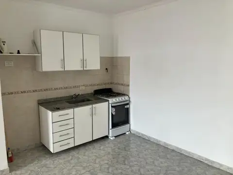 Depto Tipo Casa en Alquiler en General San Martin, $ 900.000