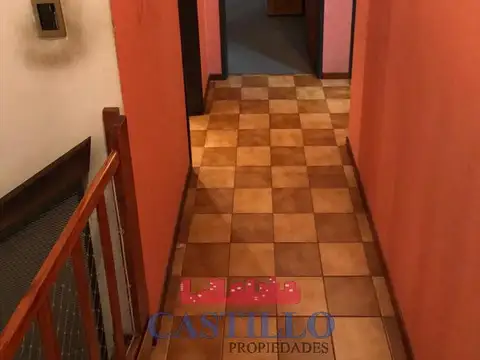 Depto Tipo Casa 5 ambientes con 2 baños