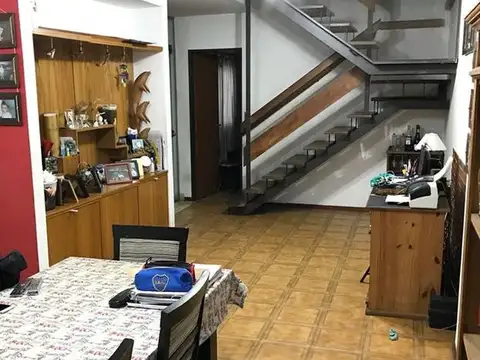 Depto Tipo Casa en Venta de 4 dormitorios