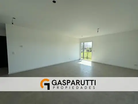 Casa 4 ambientes con 4 baños