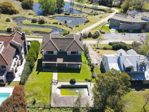 CASA COUNTRY DE LA SIERRAS