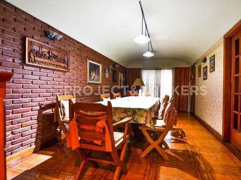 Casa en Venta en Castelar, USD 450.000