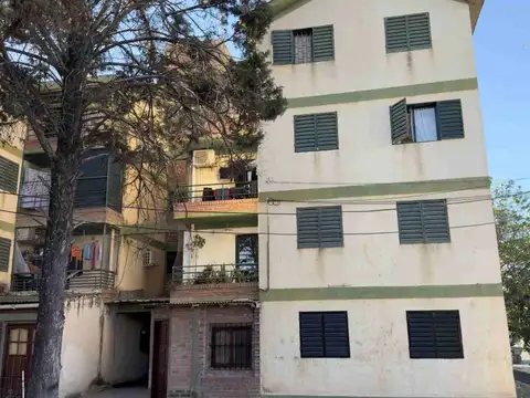 Zona Sur. B° Limache. Block 100