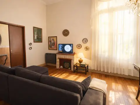 Casa 5 ambientes con 2 baños