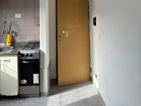 Venta Local con Depto de 2 ambientes, Parque Avellaneda, Floresta