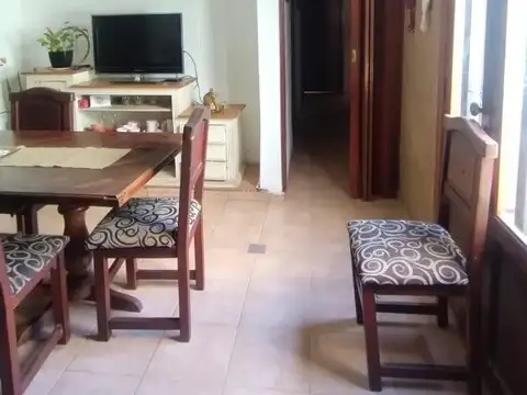 SE VENDE HERMOSA CASA DE 3 DORM EN ALTO ALBERDI