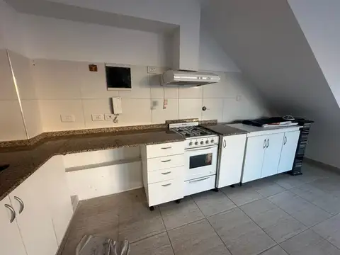 Depto Tipo Casa 3 ambientes con 2 baños