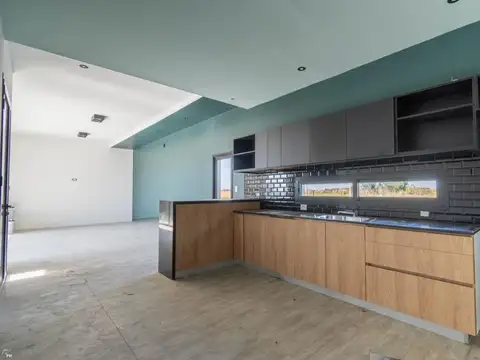 CASA DE 4 AMBIENTES EN VENTA FINCAS DE IBARLUCEA