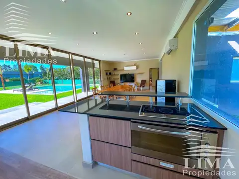 Casa en Venta en Funes, USD 235.000