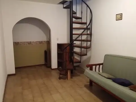 Petorutti nº 1752 e/Av. Yrigoyen y Melian