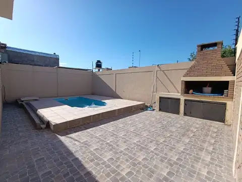 Casa 5 ambientes con 1 baño