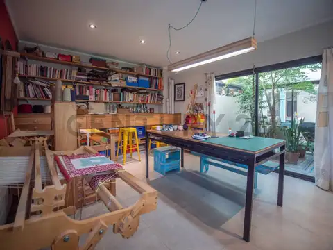 Casa 4 ambientes con 2 baños