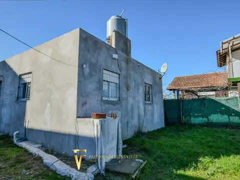 Casa 3 ambientes en Mar de Ajó con cochera - Amplio terreno - salida también  a Dolores