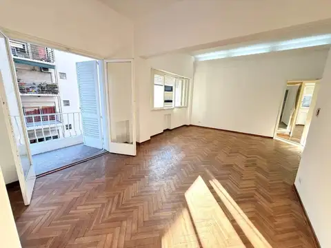 Depto 3 amb. con balcón en Balvanera, oportunidad