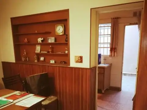 Casa 5 ambientes con 1 baño