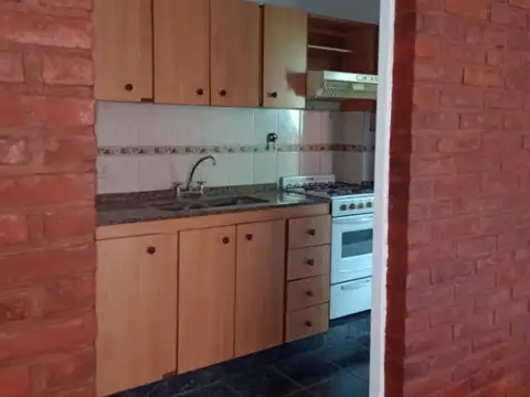 Depto Tipo Casa en Alquiler en Moreno, $ 1.100.000