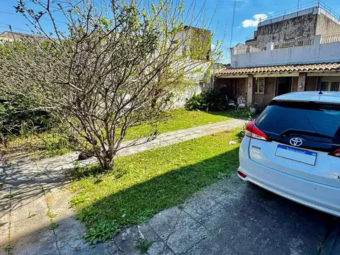 VENTA CASA Ciudadela 4 ambientes lote grande