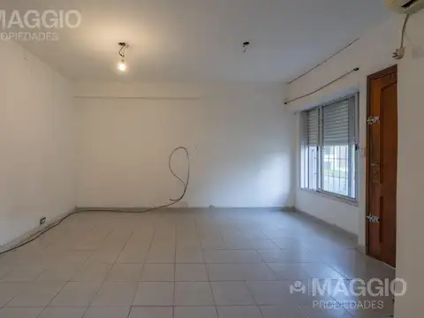Depto Tipo Casa en Venta en Ramos Mejia Sur, USD 80.000