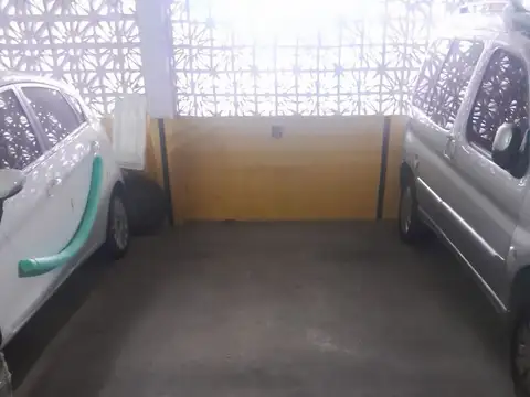 COCHERA EN VENTA BARRIO COLEGIALES. EXC UBICACION