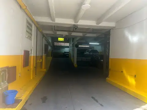 COCHERA EN VENTA BARRIO COLEGIALES. EXC UBICACION