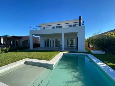 Casa  en Venta en San Ramón, Pilar del Este, Pilar