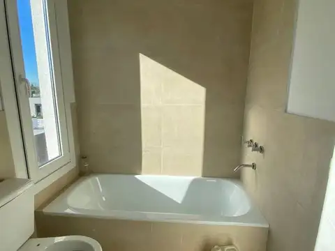 Casa en Venta en Pilar del Este - San Ramon, USD 250.000