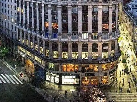 Av. Pte. R. Sáenz Peña 600