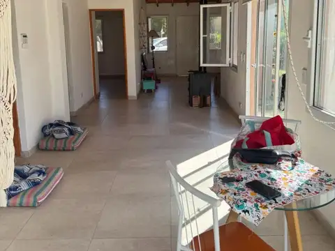 Casa 3 ambientes con 2 baños