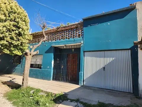 CASA ESQUINA EN VENTA, B° CAMARA, ALTA GRACIA