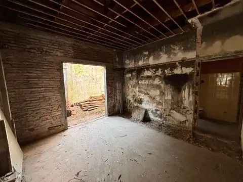 CASA A RECICLAR EN VENTA LA PLATA