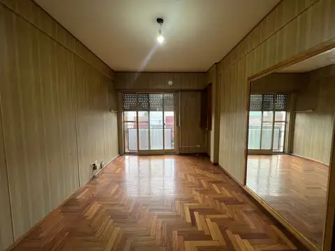 depto 3 amb excelente ubicación en Valentín Alsina