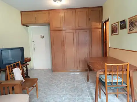 Departamento en alquiler en Olivos. A 1/ c de Av. Maipú.