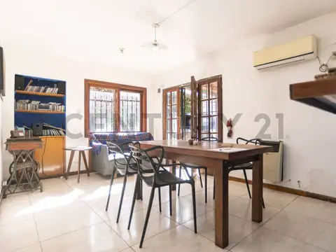 504 entre 11 y 12 1600, Piso 0