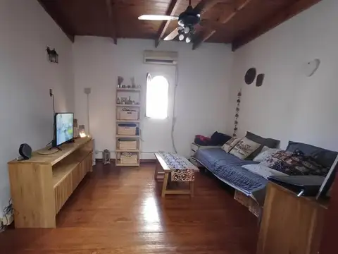 Depto Tipo Casa en Venta en Parque Chacabuco, USD 135.000