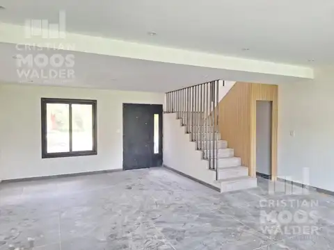 Casa 5 ambientes con 3 baños