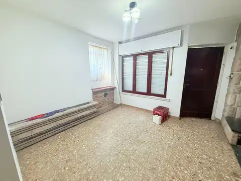 CASA EN ALQUIILER EN CASTELAR SUR