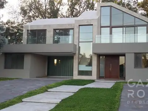 Importante casa a estrenar en Saint Thomas Este