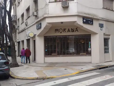 Local en Tucuman esq Pasaje Dellepiane