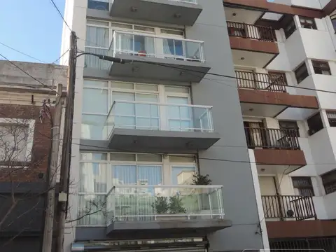 Departamento en alquiler. Zona Paseo Aldrey . 2 amb. Pocos años de antigüedad