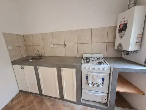 Casa 3 ambientes con 1 baño