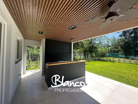 Casa 5 ambientes con 3 baños