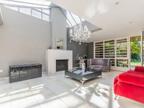 Casa 7 ambientes con 4 baños