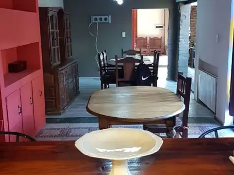 Casa 4 ambientes con 2 baños