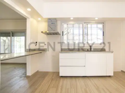 Casa 3 ambientes con 1 baño