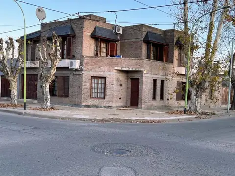 Casa 7 ambientes con 3 baños