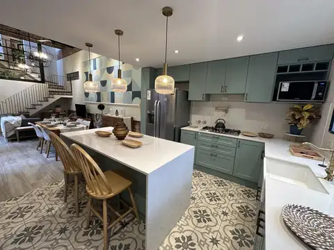 Venta Casa Reciclada 3 dormitorios con patio - Echesortu, Rosario