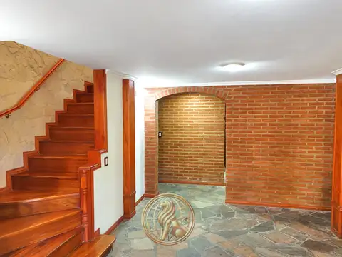 Casa en Alquiler Temporal con 1 cochera