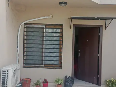 Cesar Diaz 4700, Piso PB