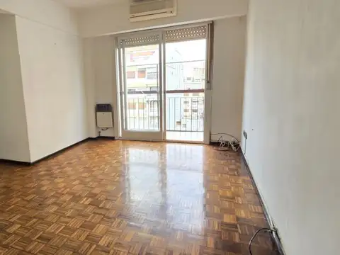 LA PAMPA 2500, Piso 8