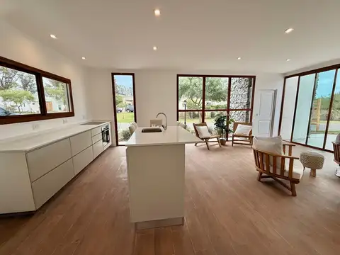 Casa en Venta en Pilar del Este - Santa Elena, USD 250.000